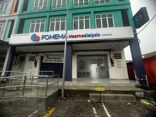https://uat.fomemadialysis.com.my/wp-content/uploads/2023/05/Tangkak-front-centre-320x240.jpeg